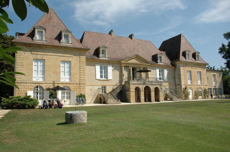 Chateau Les Merles Et Ses Villas Mouleydier Exteriör bild